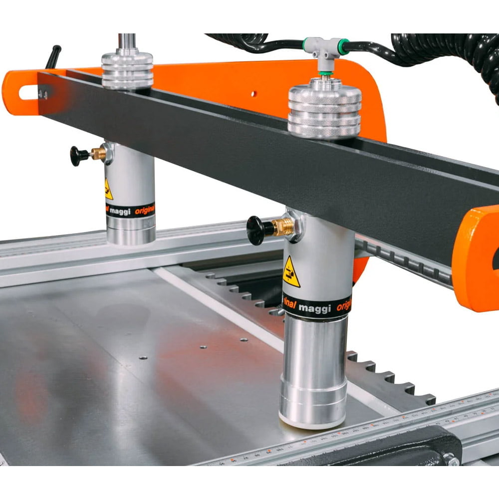 Dispozitive pneumatice de fixare panouri
