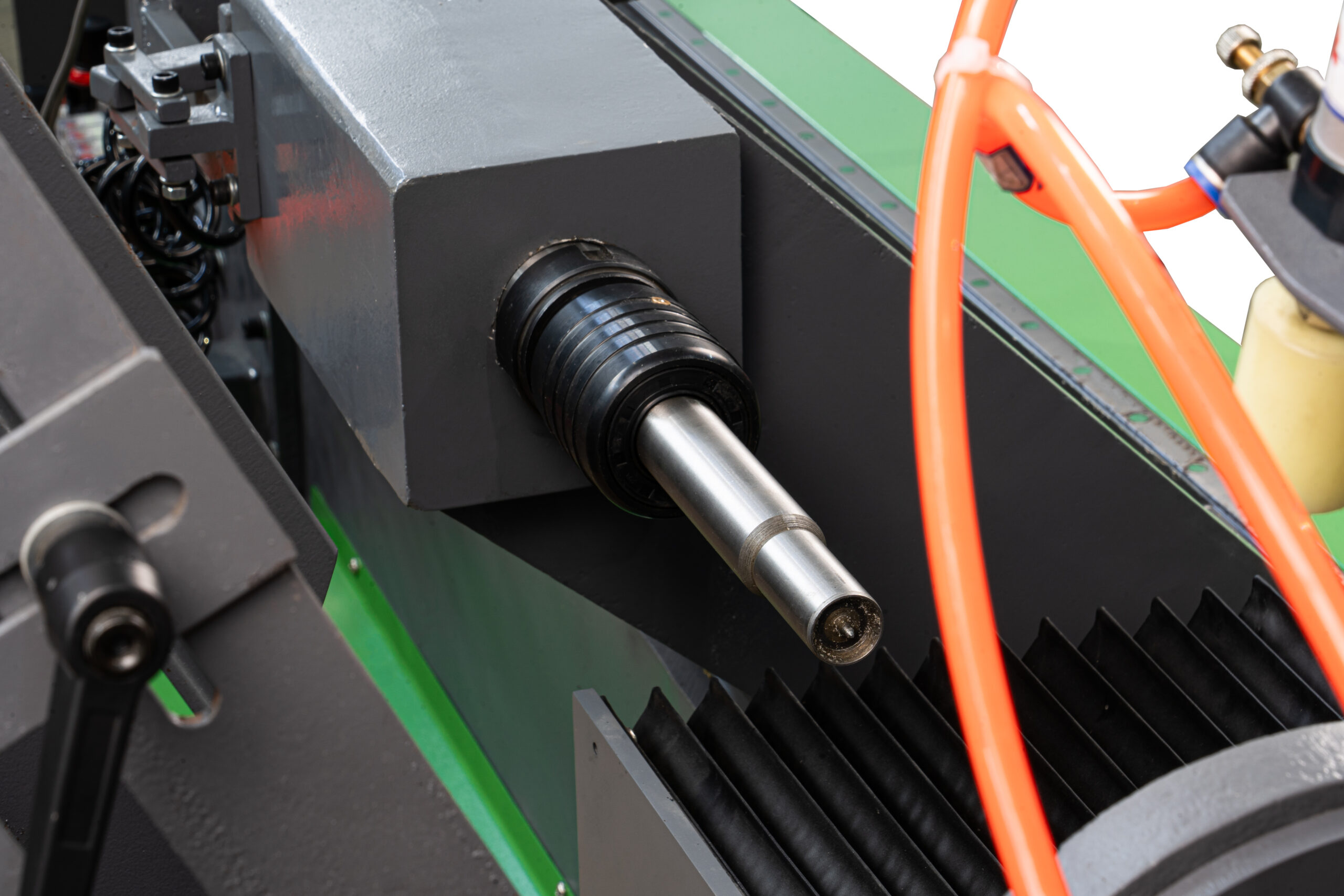 Vârf de fixare acționat pneumatic acționat de servomotor