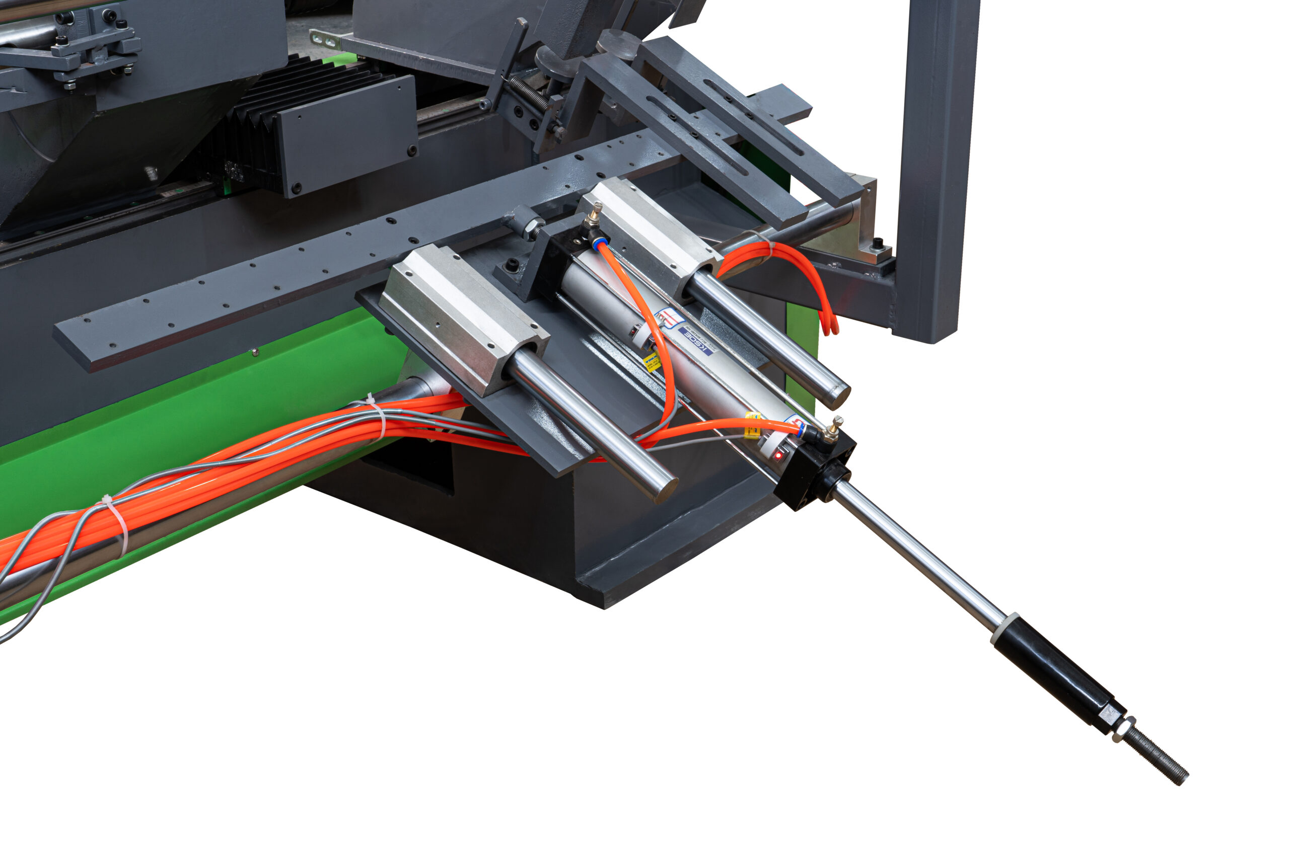 Magazie material acționată pneumatic