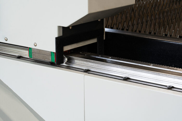 Mașină de tăiat cu laser FIBER Danibrum 3015 FIBER - imagine 12