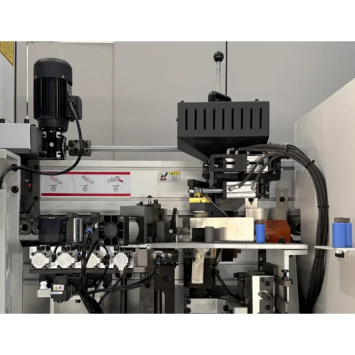 Mașină de aplicat cant automată industrială cu reglaje servo DANIBRUM HD771J - imagine 4