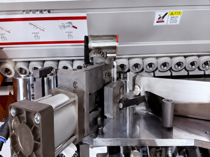 Mașină de aplicat cant pe unghi automată industrială cu reglaje servo DANIBRUM HD781A - imagine 5
