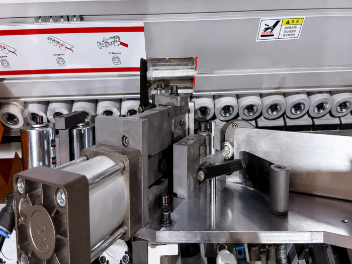 Mașină de aplicat cant pe unghi automată industrială cu reglaje servo DANIBRUM HD781A - imagine 10
